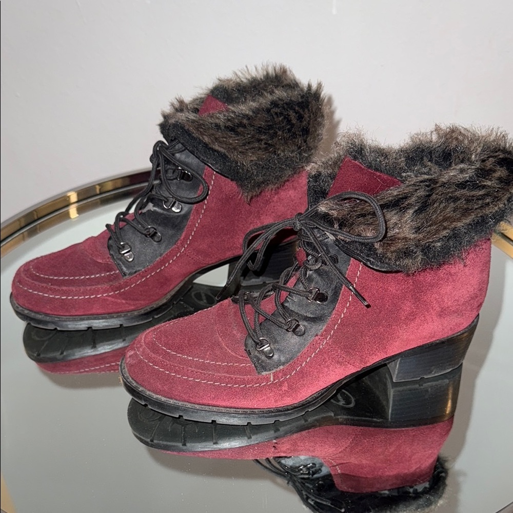 Sporto Burgundy Lace Up Boots with Black Accents